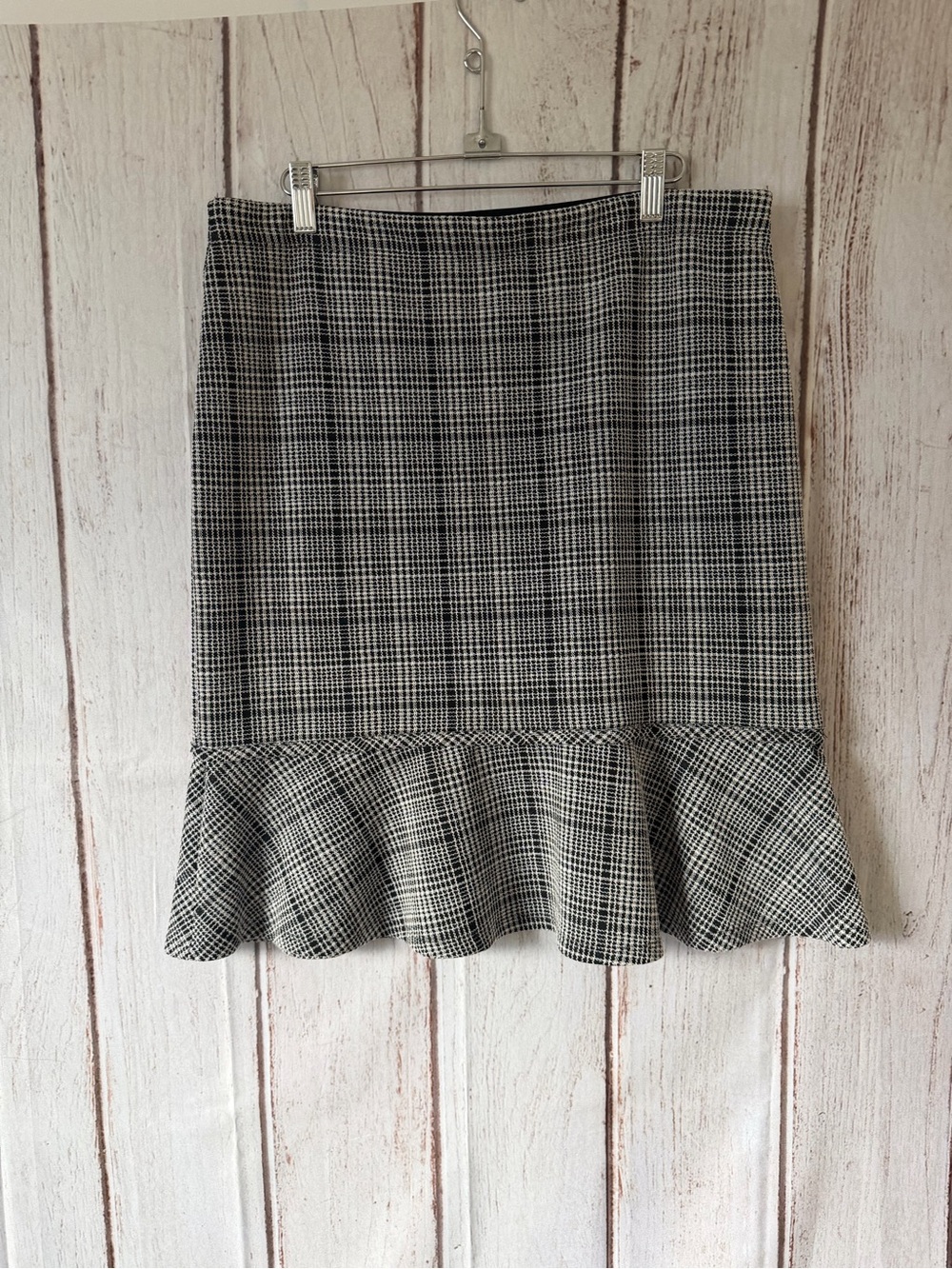 Max Studio Plaid Ruffle Hem Flounce Skirt Size L